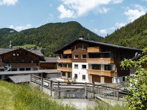 Esterni