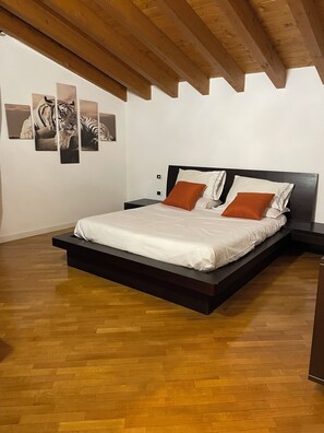 2 makuuhuonetta, Wi-Fi, vuodevaatteet