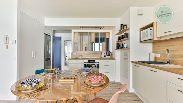Fridge, microwave, oven, dishwasher