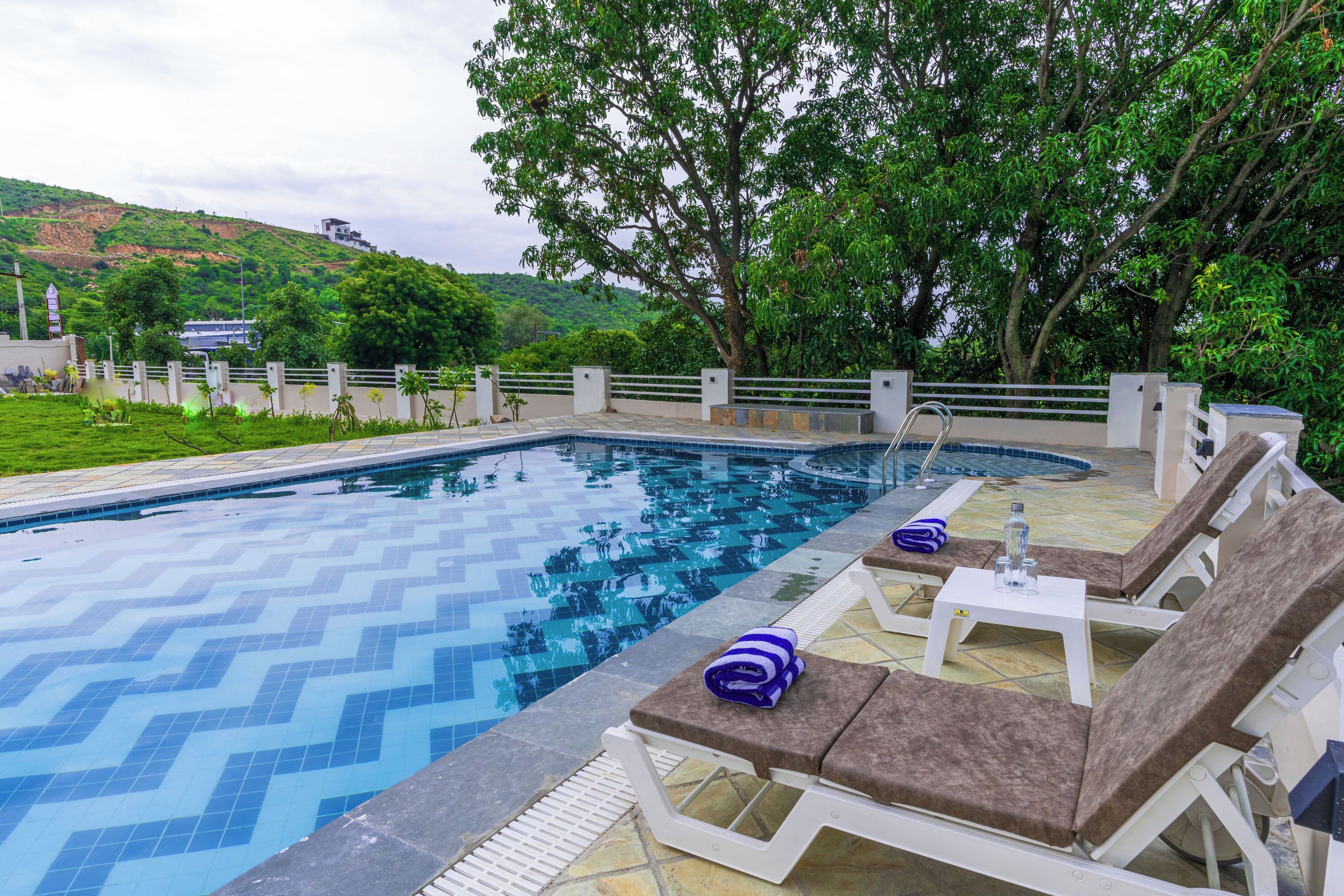 Kolam renang outdoor