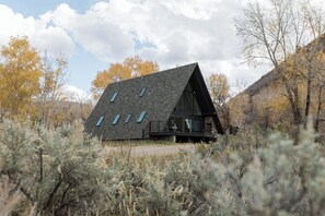Exterior - A-Frame Haus Heber, views, romantic, firepit, cute (Heber City)