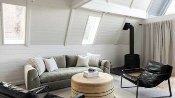 Smart TV, fireplace, offices