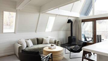 Smart TV, fireplace, offices