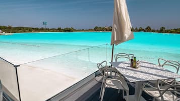 Apartamento | Restaurante al aire libre