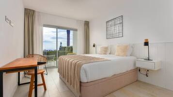 Apartment | 2 bedrooms, iron/ironing board, free WiFi, bed sheets