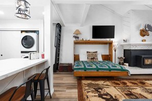 WiFi, bed sheets