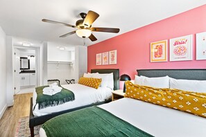 2 Schlafzimmer, Bügeleisen/Bügelbrett, Reisekinderbett, kostenloses WLAN