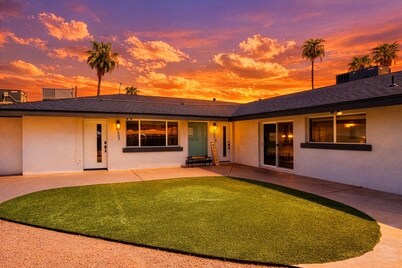 Dazzle-In Old Town-Walk to Entertainment District