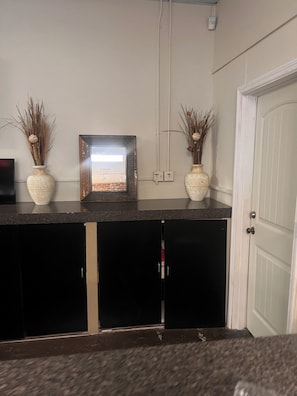 Interior - New Haven Studio apartment with 2 bedrooms. Dwtwn. Near EATRIES & ENTERTAINMENT. (Anniston)