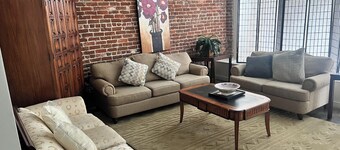 New Haven Studio apartment with 2 bedrooms. Dwtwn. Near EATRIES & ENTERTAINMENT.