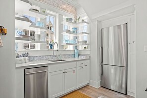 Refrigerador, microondas, parrilla de estufa y lavavajillas 