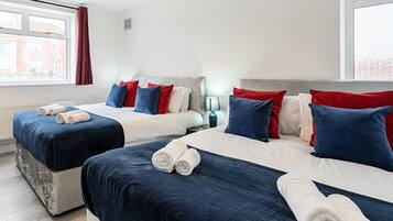 3 bedrooms, desk, iron/ironing board, WiFi