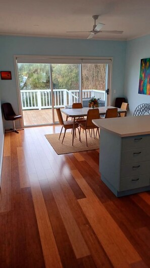 Interior - Ocean Blue - Linen,  WiFi, Kayo and Pet Friendly (Venus Bay)