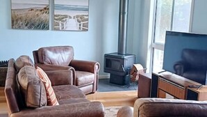 Unclassified image, 3 of 45, button - Ocean Blue - Linen,  WiFi, Kayo and Pet Friendly (Venus Bay)