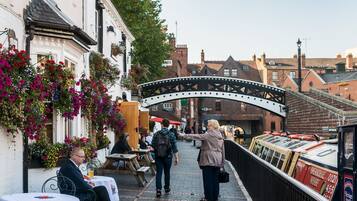 Apartment | 2 bedrooms, Internet