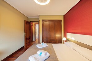 4 bedrooms, iron/ironing board, WiFi, bed sheets - Zelaikoa Goikoa - baskeyrentals (Zestoa)