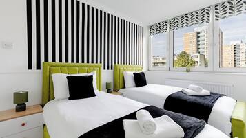 3 bedrooms, iron/ironing board, WiFi, bed sheets