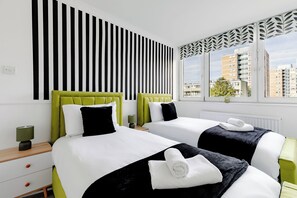 3 bedrooms, iron/ironing board, WiFi, bed sheets