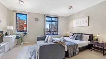 Iron/ironing board, WiFi, bed sheets