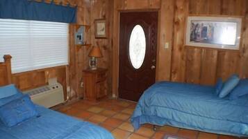 4 bedrooms, bed sheets