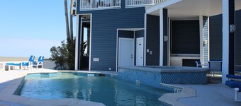 Pelican Point #2 -Great Complex! Great views! Cool off in the swimming Pool!!
