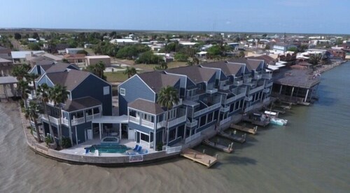 Pelican Point #6 -Great Complex! Great Views! Cool off in the swimming Pool!