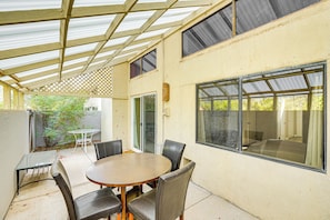 House (2 Bedrooms) | Interior - Pool Access! Retreat 16 Mi to Dtwn Phoenix (Phoenix)