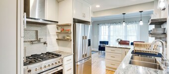 5 Mi to Mall of America: South Minneapolis Home