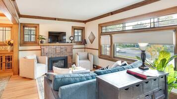 House (3 Bedrooms) | Front of property