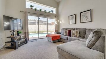 House (5 Bedrooms) | Interior