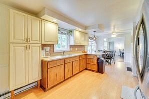 House (3 Bedrooms) | Interior