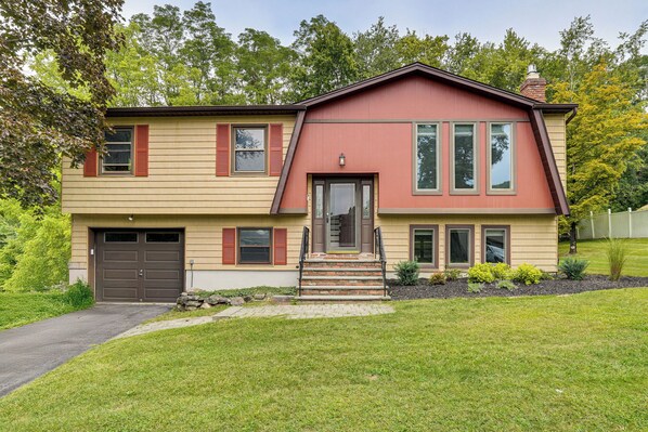 House (4 Bedrooms) | Front of property