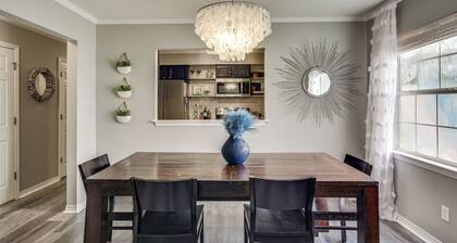 Walk to Beach, Fenced Patio: Bay St Louis Getaway!