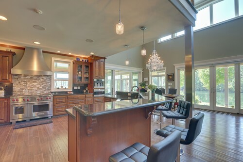 Fish, Swim & More: Lakefront Alabaster Home