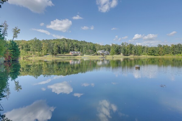 House (5 Bedrooms) | Front of property - Fish, Swim & More: Lakefront Alabaster Home (Alabaster)