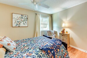 Apartment (2 Bedrooms) | Interior - Condo w/ Pool & Beach Access Near Theme Park (Deltona)