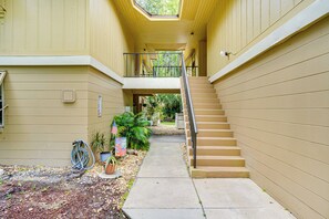 Apartment (2 Bedrooms) | Interior - Condo w/ Pool & Beach Access Near Theme Park (Deltona)