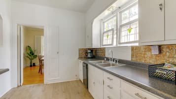 Rumah (2 Bedrooms) | Interior