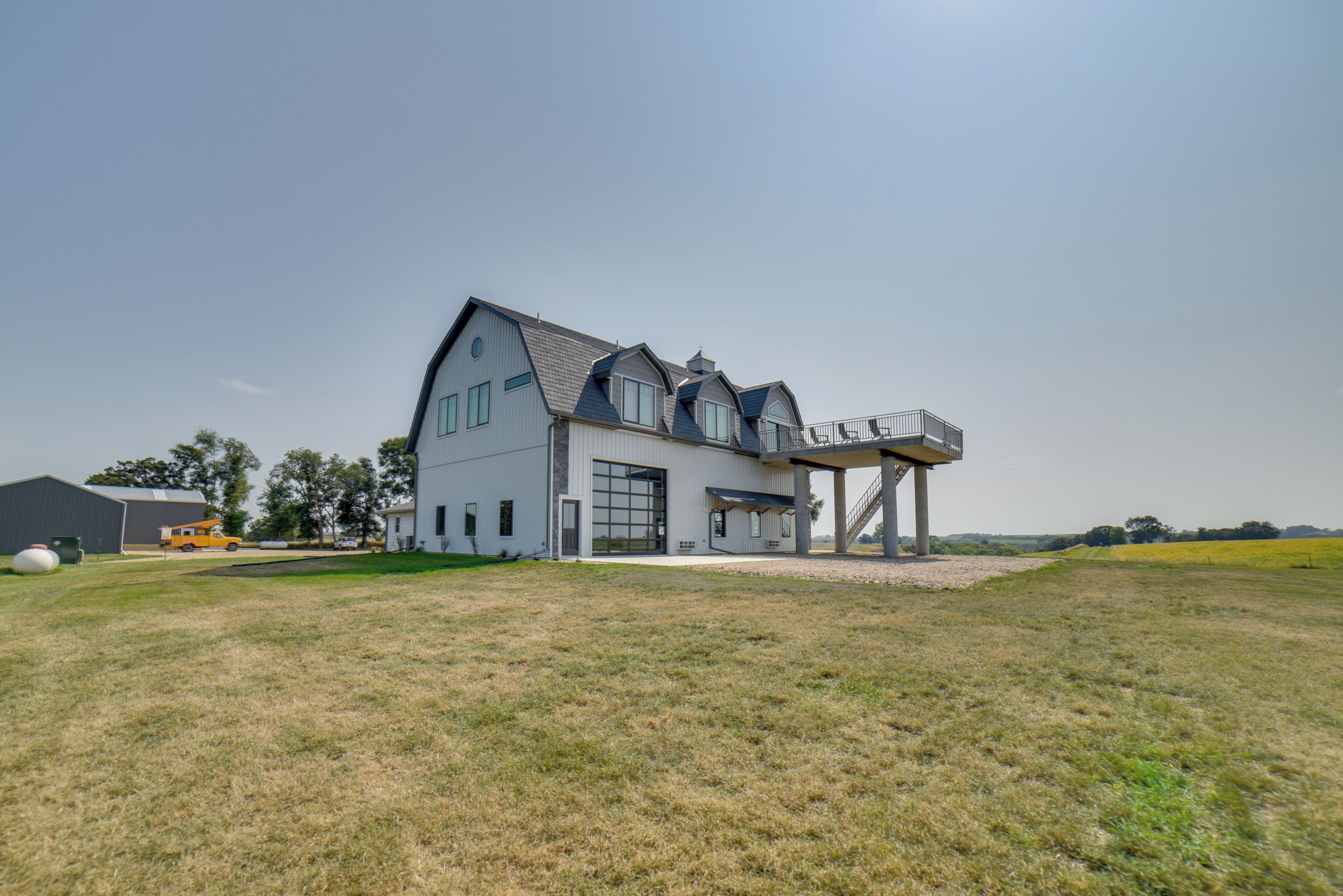 House (6 Bedrooms) | Interior