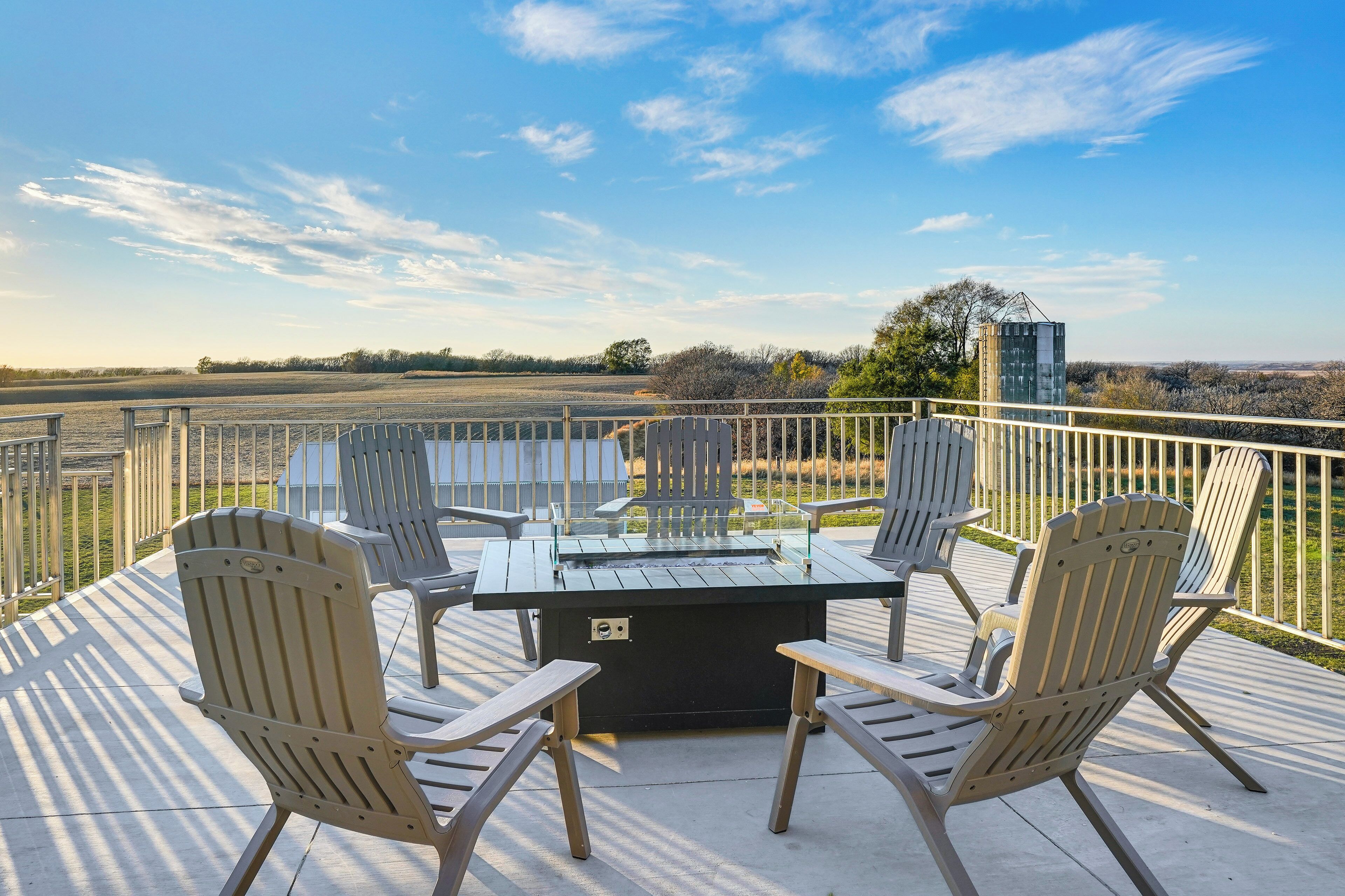 House (6 Bedrooms) | Interior