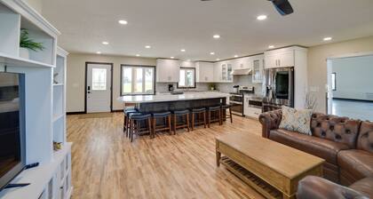 Iowa Family Home w/ Valley Views & Rooftop Deck