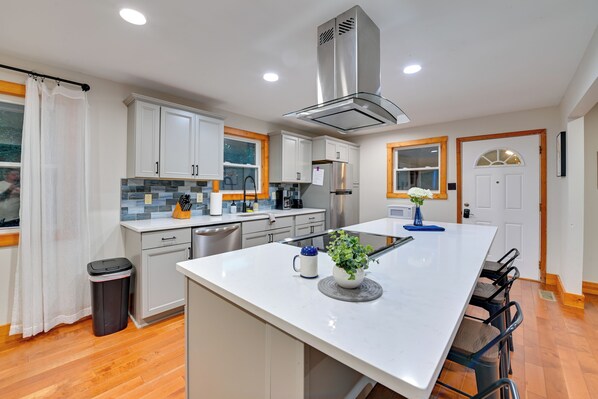 House (3 Bedrooms) | Interior - Cabin Getaway Near Red River Gorge Recreation (Rogers)