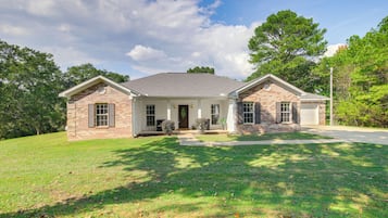 House (3 Bedrooms) | Front of property