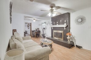 House (4 Bedrooms) | Front of property