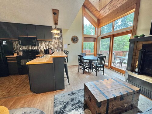 Ski in Ski out Lutsen Townhome Pool Fitness Sauna and more