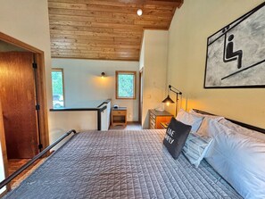 3 bedrooms, desk, iron/ironing board, free WiFi
