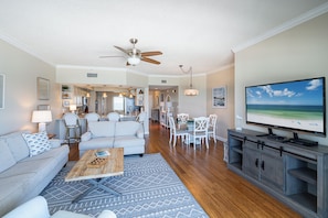 Smart TV, DVD player - Beachfront 2br/2ba condo on the 10th floor with free beach chairs included! (Panama City Beach)