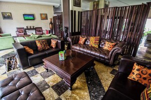 Sala de estar en el lobby