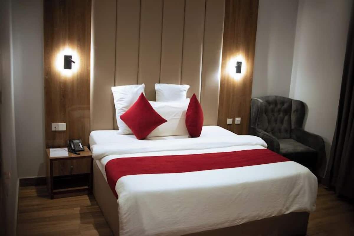 Comfort-Zimmer, Balkon, Stadtblick
