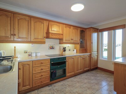 NELLY'S HOUSE, pet friendly in Gortahork, County Donegal